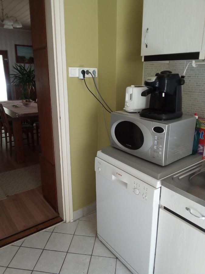 Vadkacsa Apartmanhaz Medencevel 자르마디 외부 사진