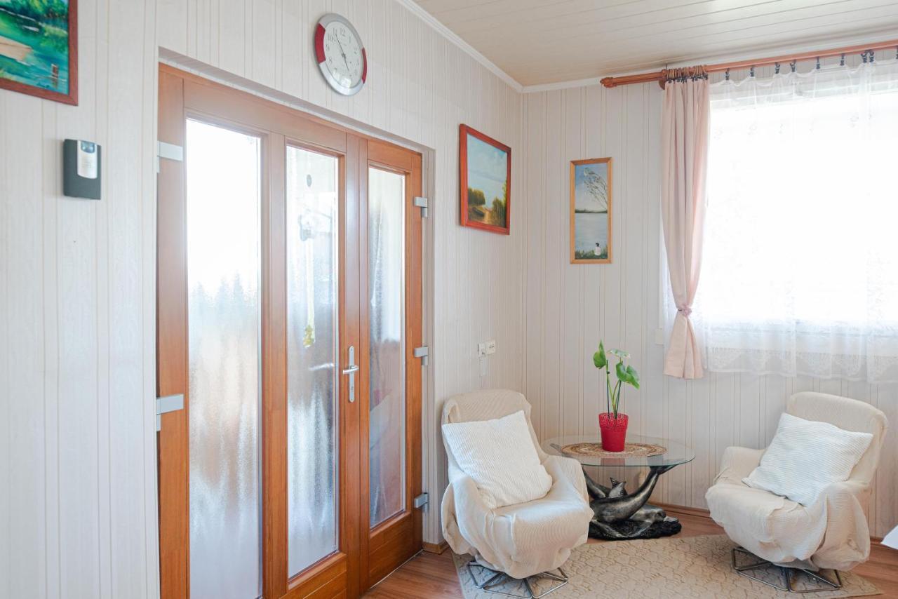 Vadkacsa Apartmanhaz Medencevel 자르마디 외부 사진