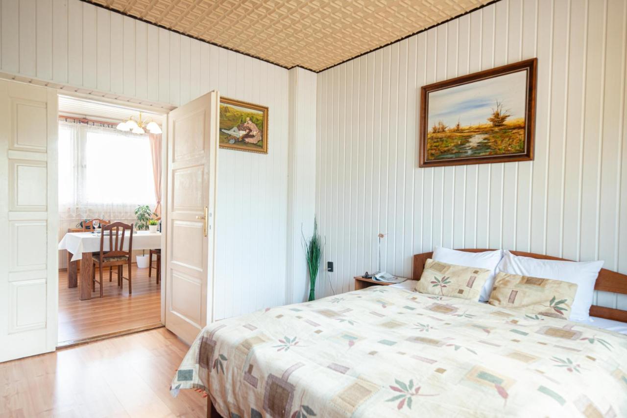 Vadkacsa Apartmanhaz Medencevel 자르마디 외부 사진