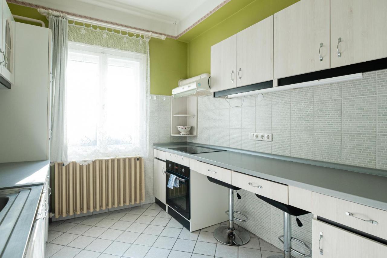 Vadkacsa Apartmanhaz Medencevel 자르마디 외부 사진