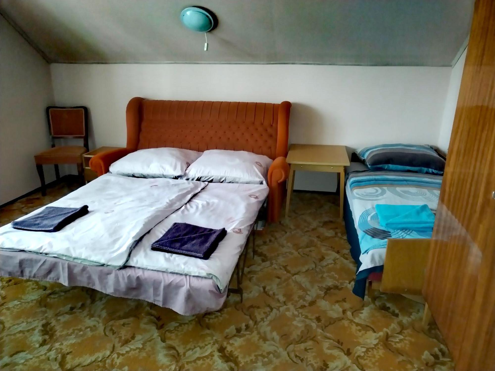 Vadkacsa Apartmanhaz Medencevel 자르마디 외부 사진