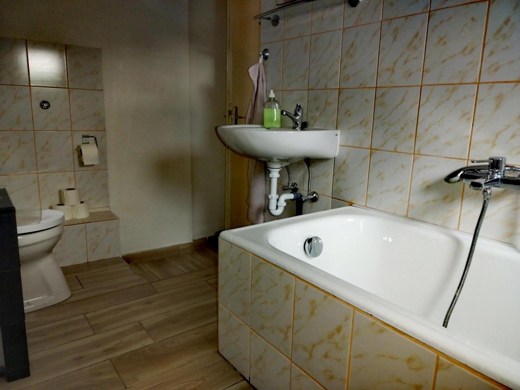 Vadkacsa Apartmanhaz Medencevel 자르마디 외부 사진