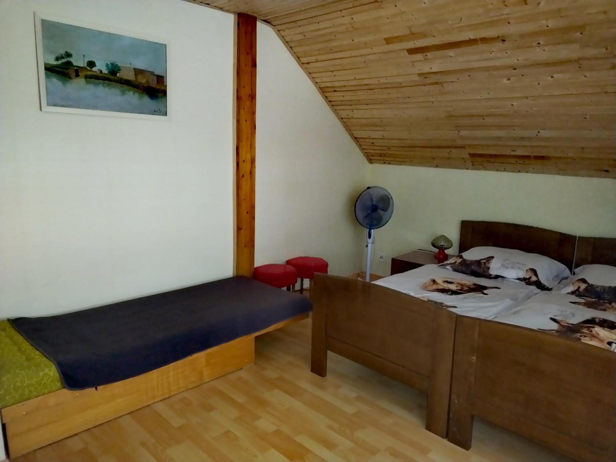Vadkacsa Apartmanhaz Medencevel 자르마디 외부 사진