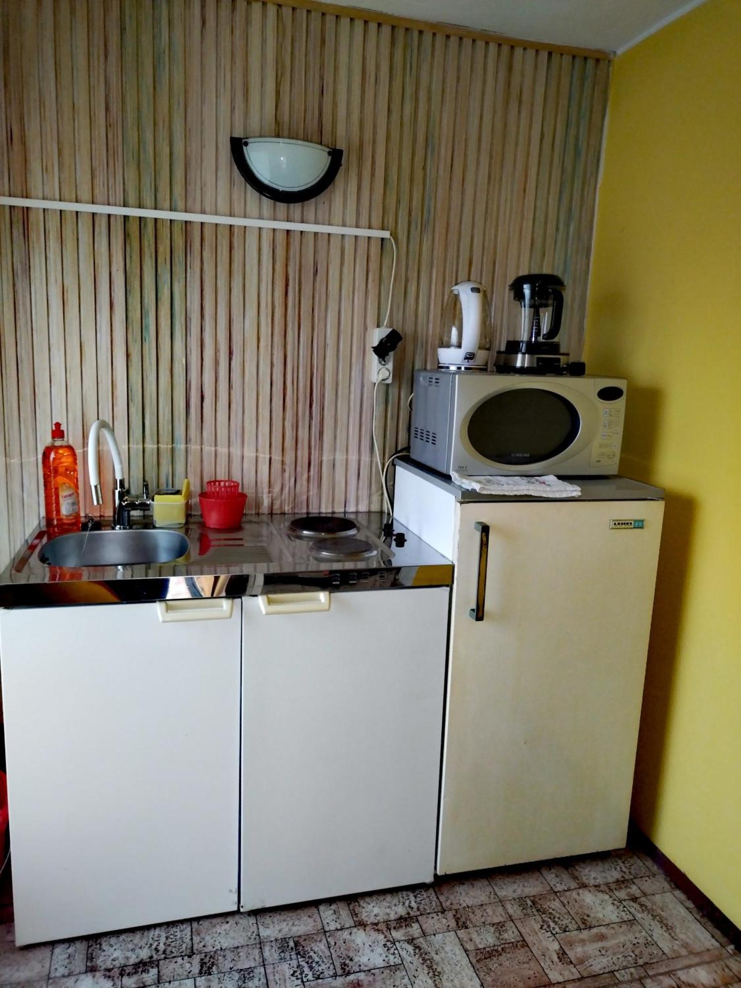 Vadkacsa Apartmanhaz Medencevel 자르마디 외부 사진